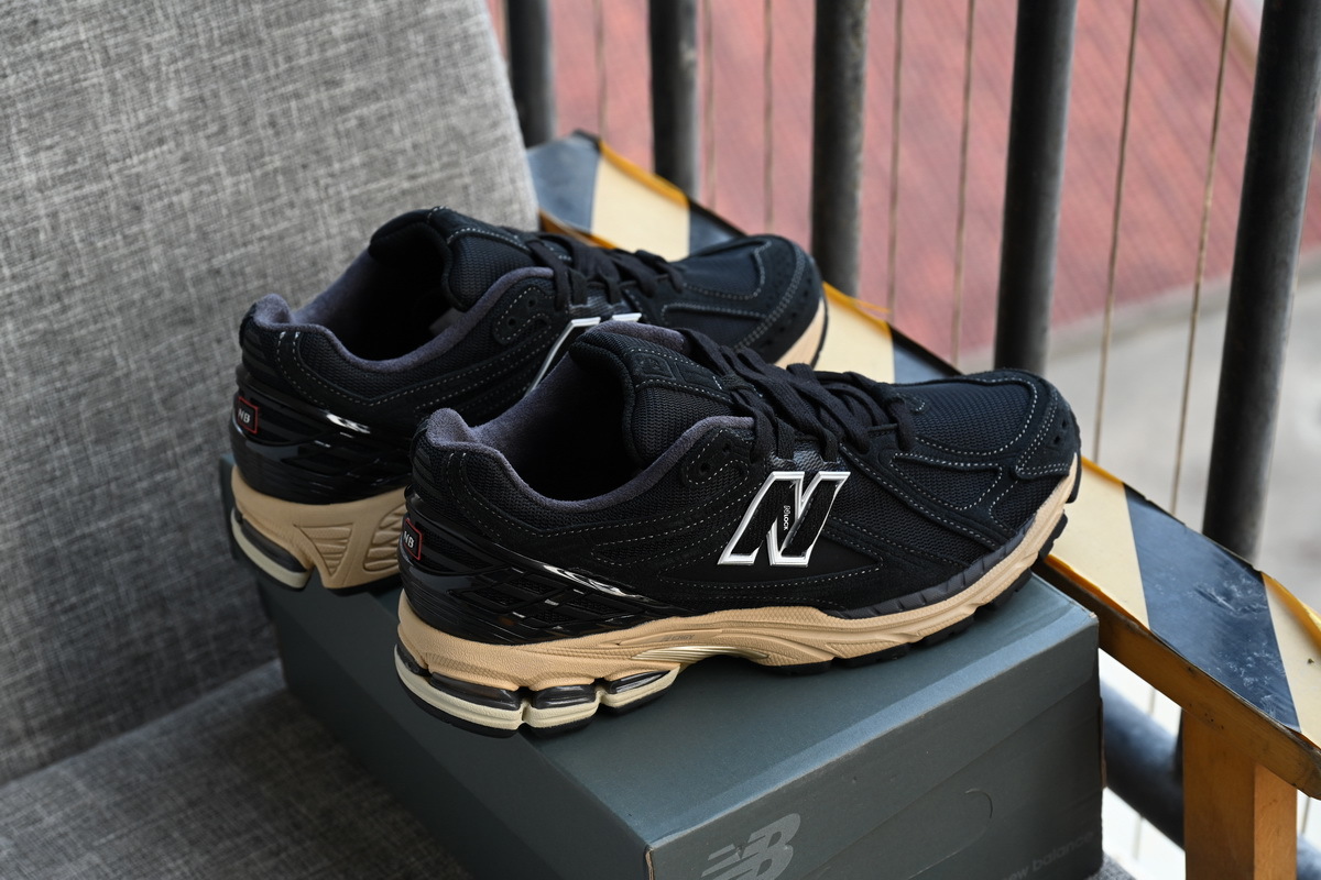 New Balance 1906R Black M1906RK