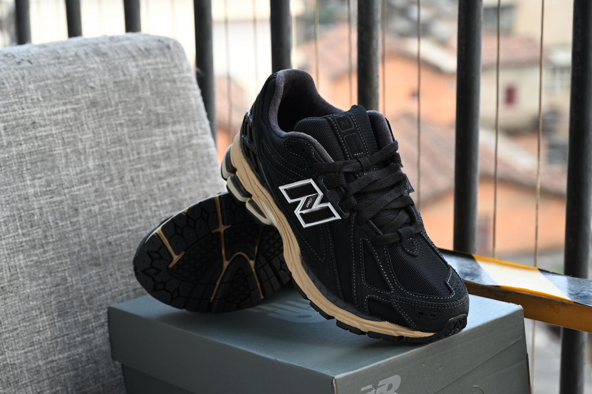 New Balance 1906R Black M1906RK