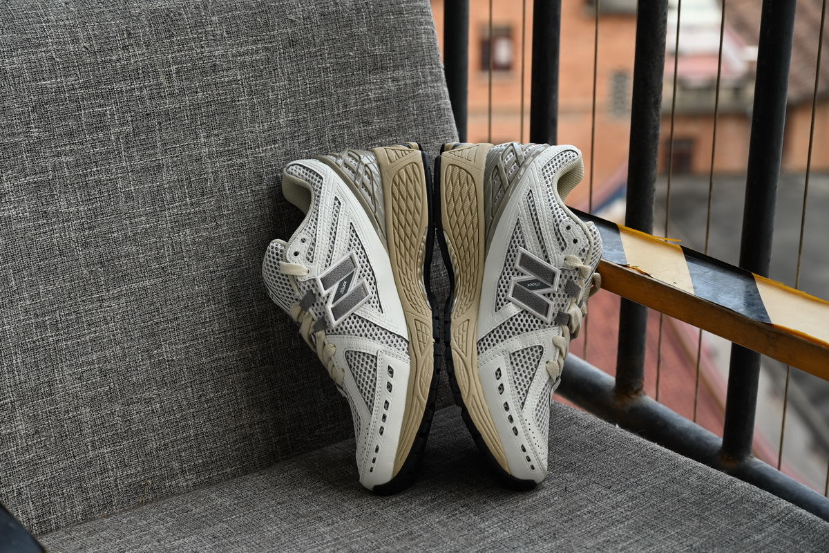 NEW BALANCE Beige M1906RP