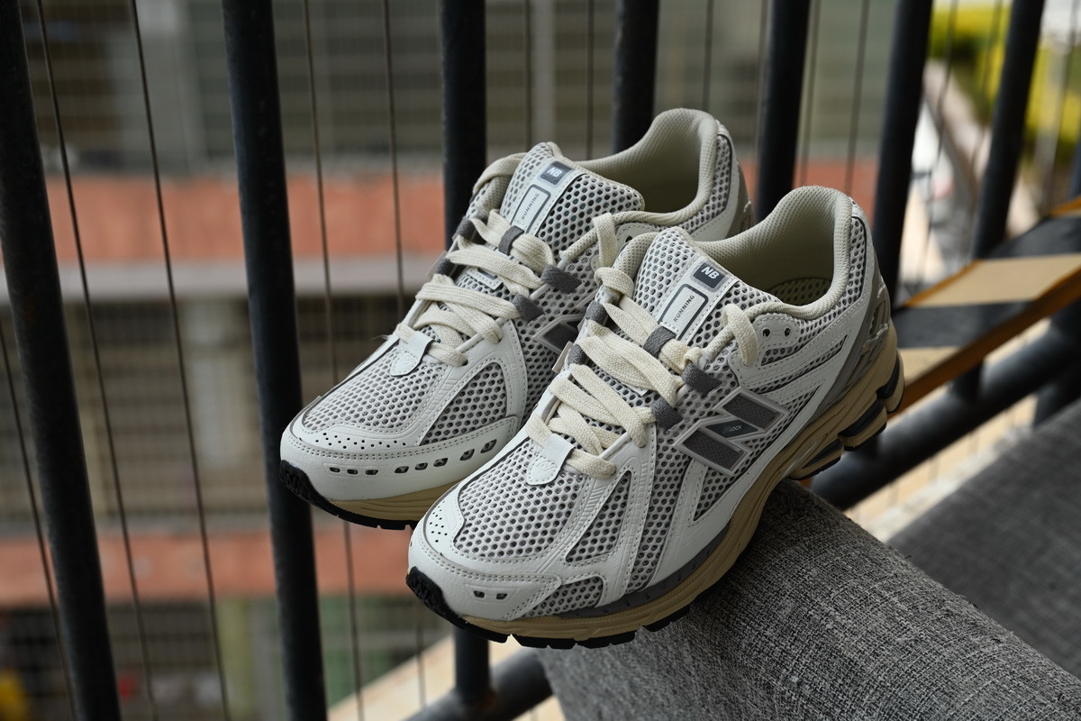  NEW BALANCE Beige M1906RP