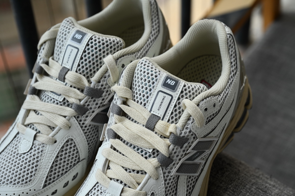  NEW BALANCE Beige M1906RP
