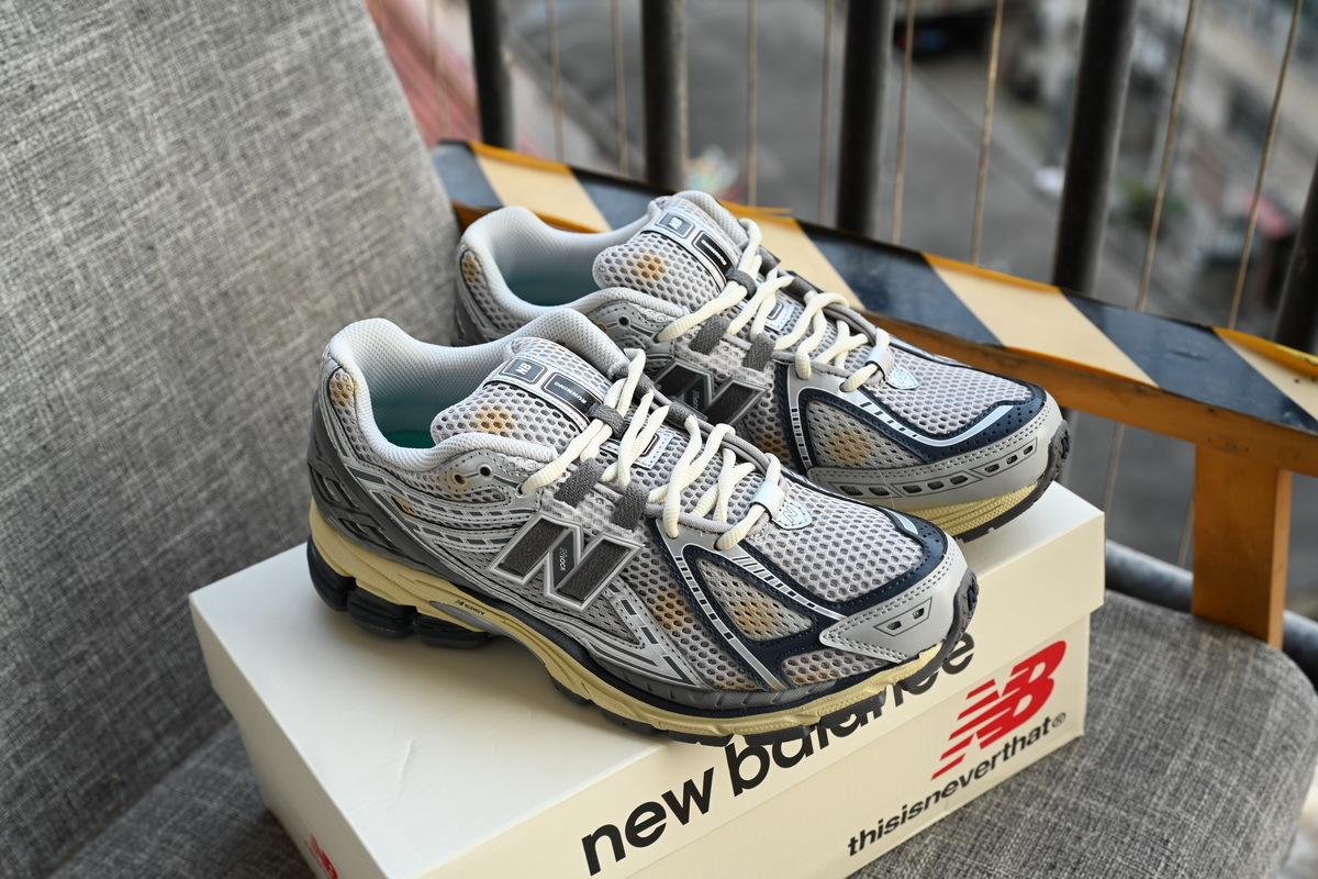 NEW BALANCE Grey silver M1906RTI 