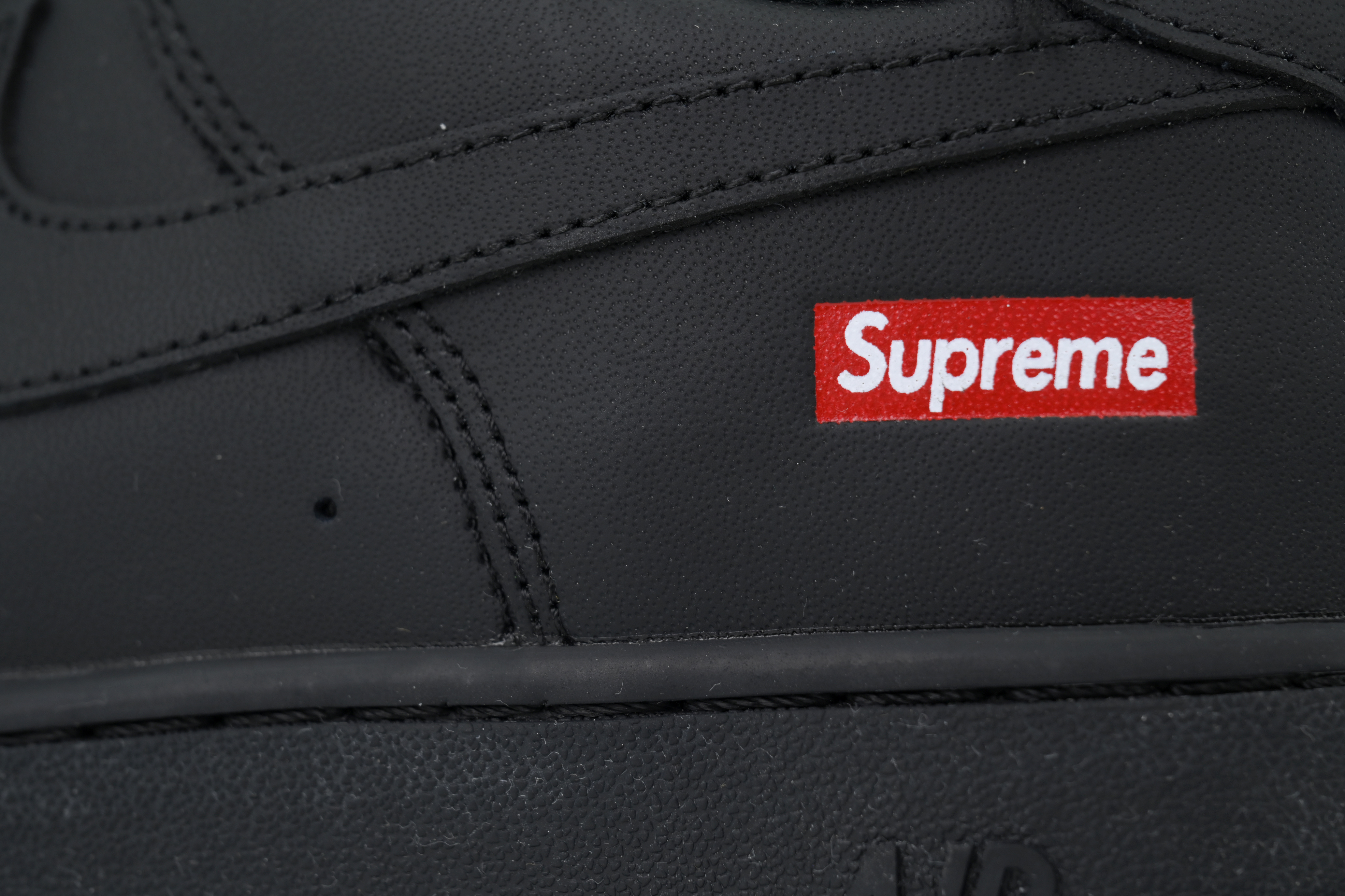 Supreme Air Force 1 Low CU9225-001 