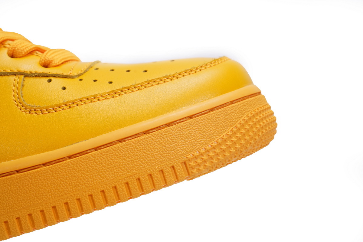  Off White  Nike Air Force 1 Low University Gold DD1876-700