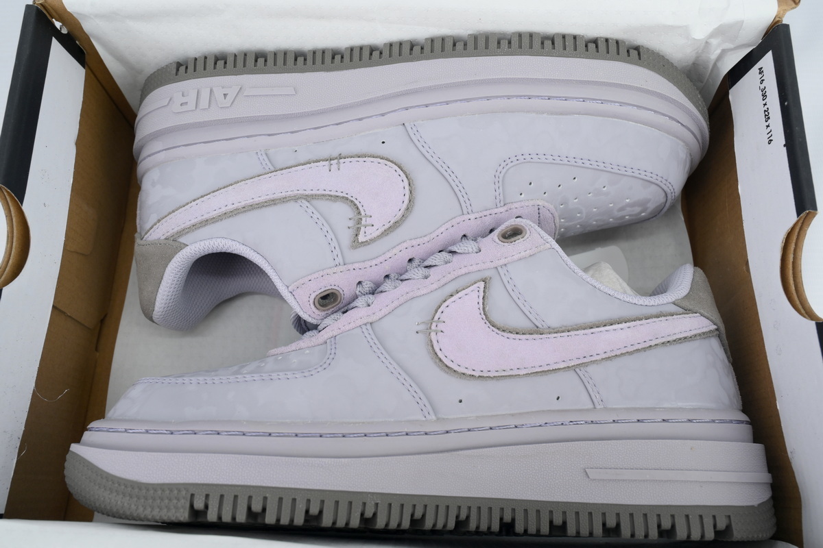 Nike Air Force 1 Luxe DD9605-500 