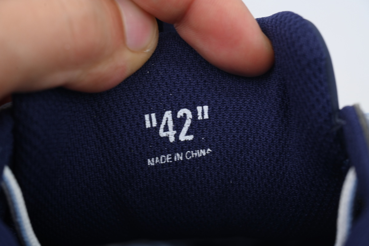 OIIA295C99 FAB00 24642 FF-WHITE Out Of Navy Blue