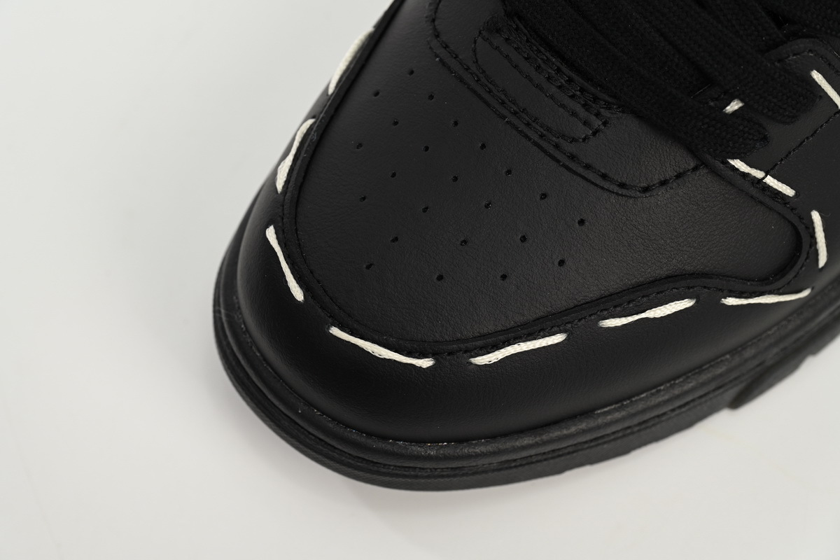 OMIA189S 23LEA014 1010 FF-WHITE Out Of Black White Line