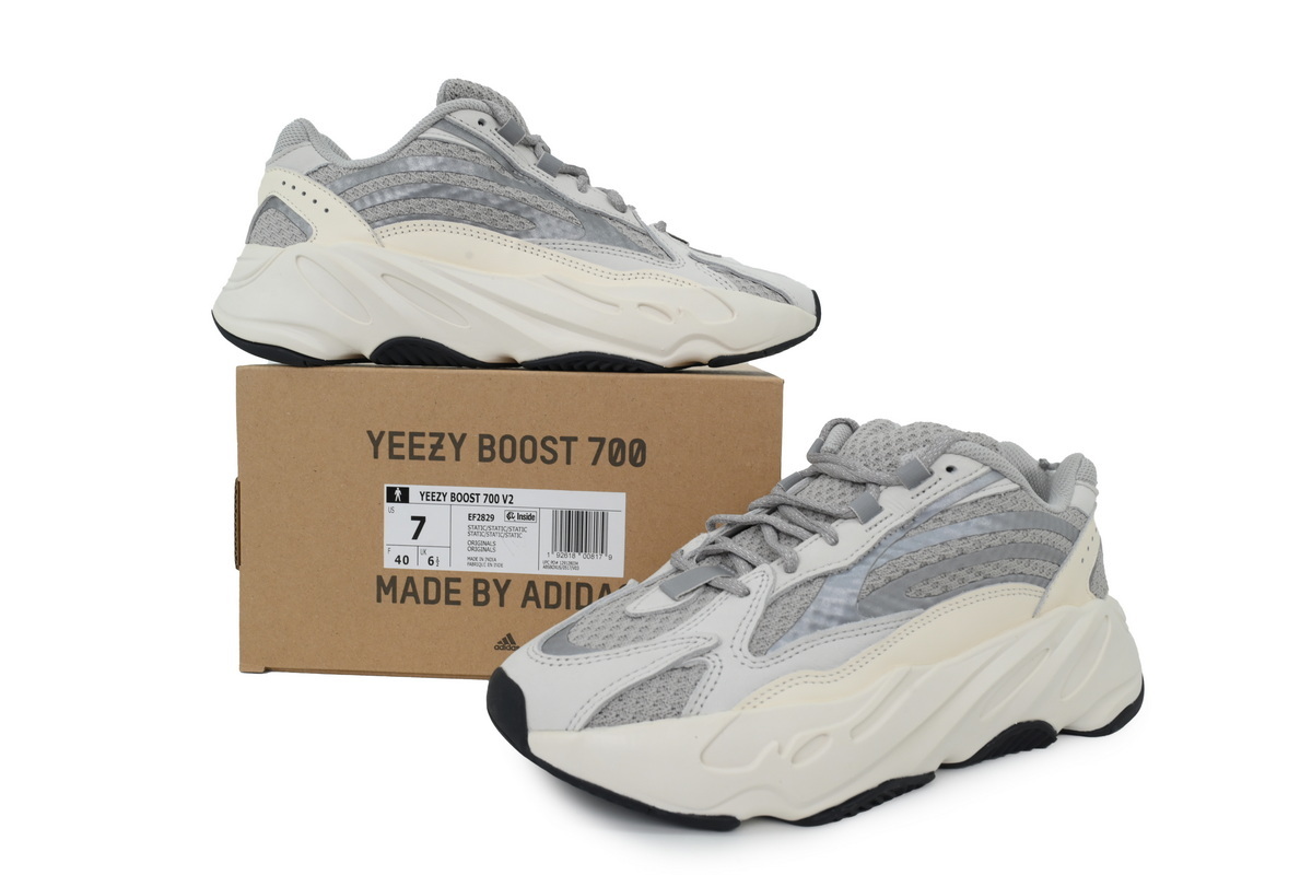 V2 EF2829 Yeezy Boost 700 V2