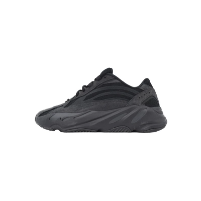 V2 FU6684 Yeezy Boost 700 V2 01