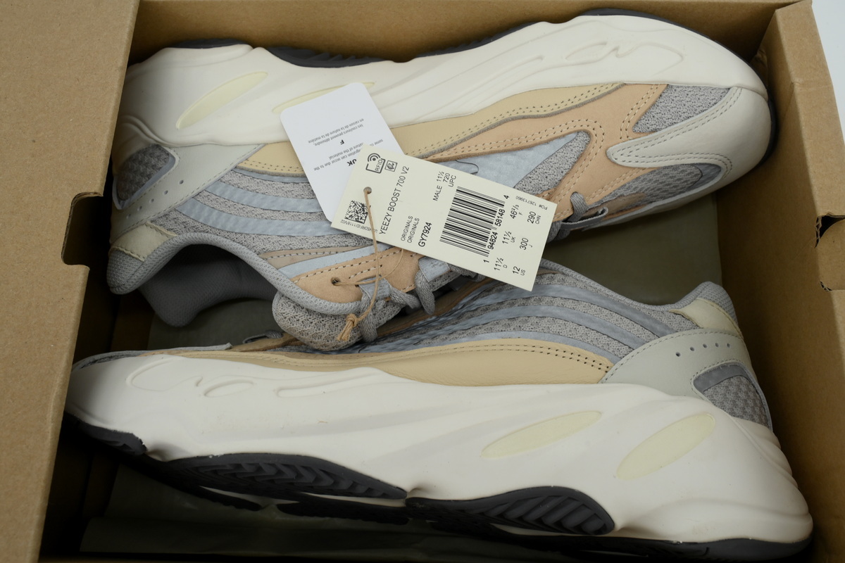  adidas Yeezy Boost 700 V2 V2 GY7924