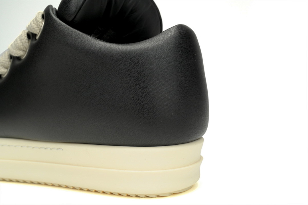 AU02G7893 LLPW2 RICK OWENS Black Bread black