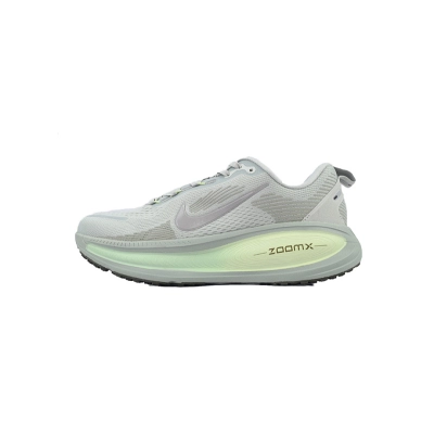 HM6803-002 NIKE Vomero 18 01
