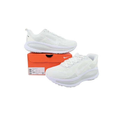 HM6803-106 NIKE Vomero 18 02