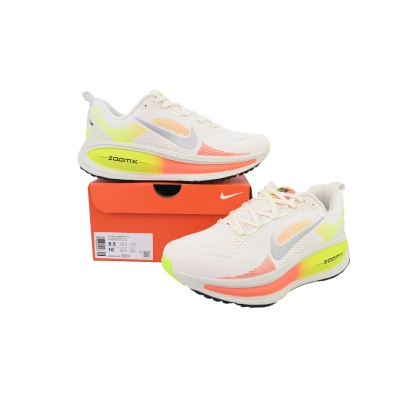 HM6804-002 NIKE Wmns Vomero 18 02