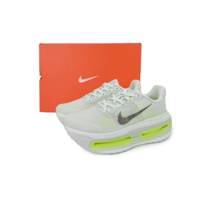 HQ2050-101 NIKE Vomero 19 Moonlight 02
