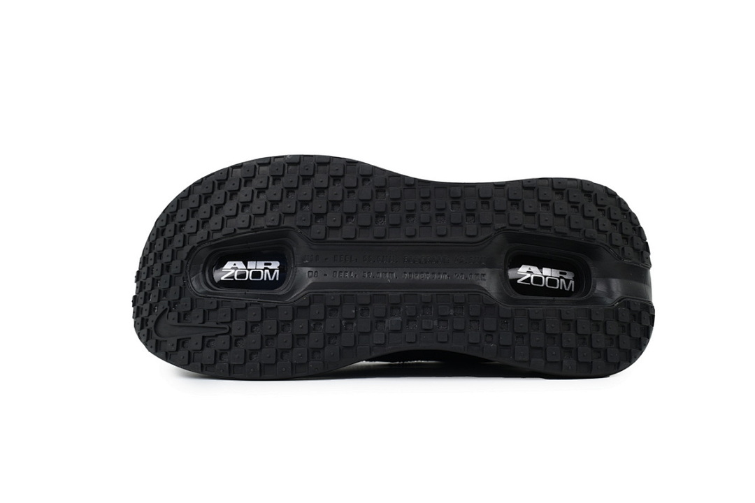 HQ2050- 005 NIKE Vomero 19 All Black
