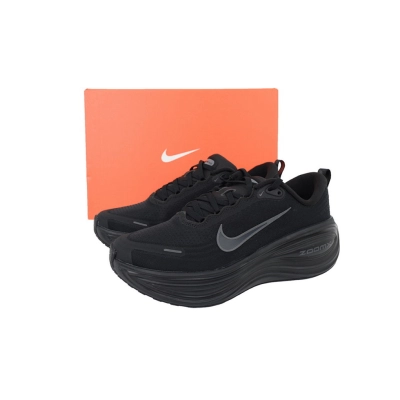 HV8150-003 Nike Vomero Plus 02