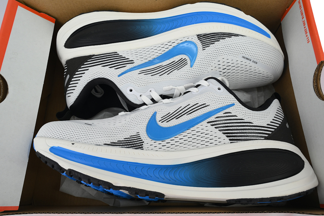 IB7722-100 NIKE Vomero 18