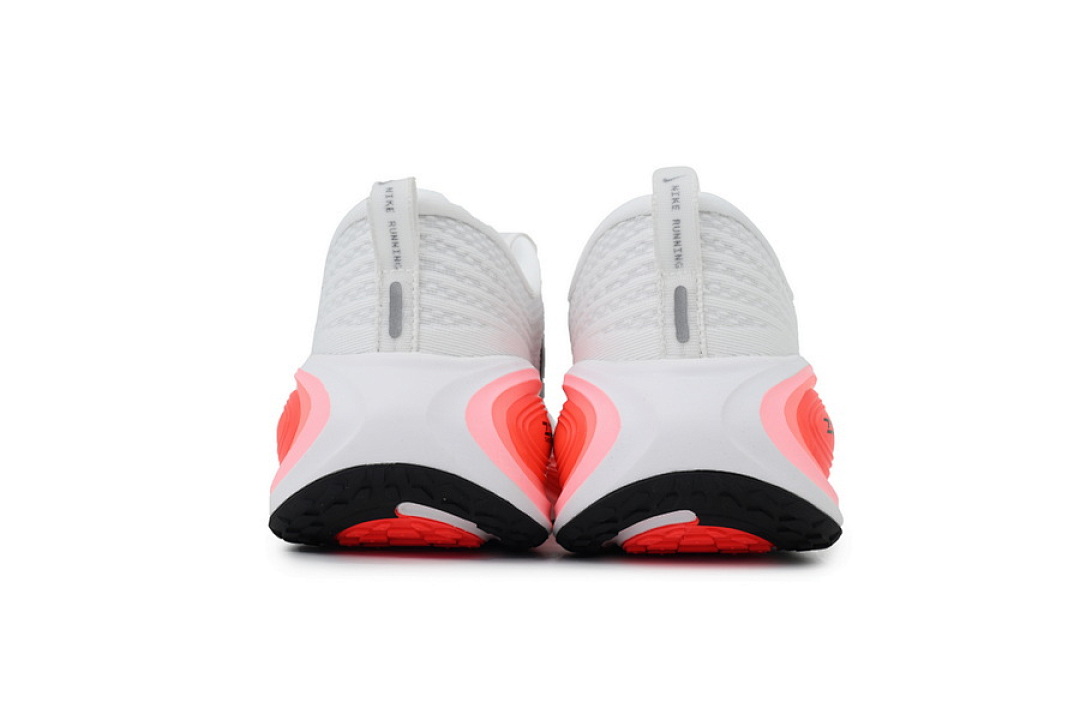 IH3251-100 Nike Vomero Plus Extra Wide