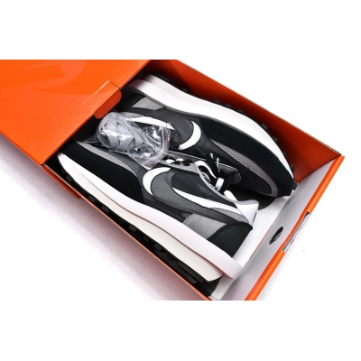 BV0073-001 Sacai x Nike LDV Waffle Black 02