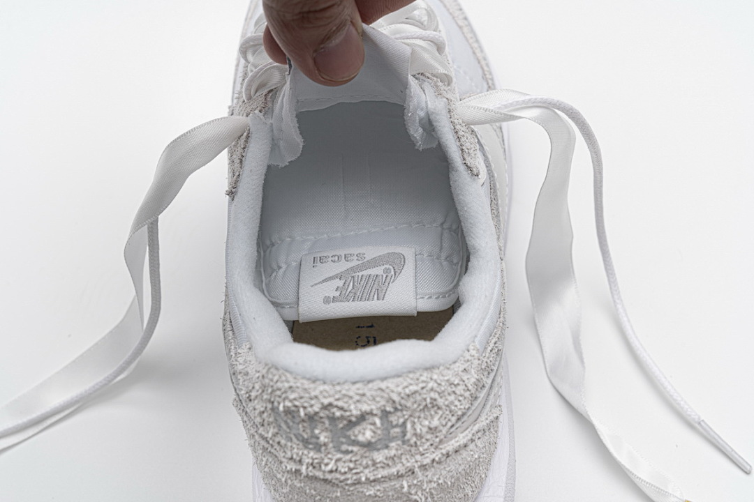 BV0073-101 Nike LD Waffle Sacai White Nylon