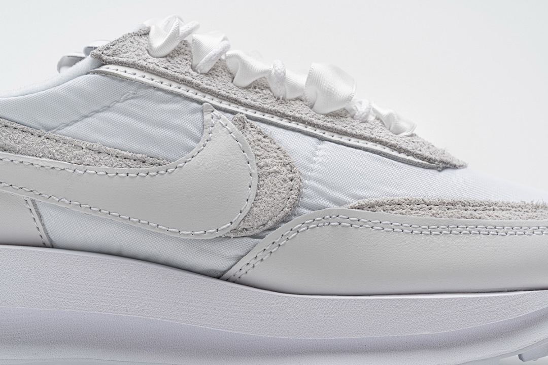 BV0073-101 Nike LD Waffle Sacai White Nylon