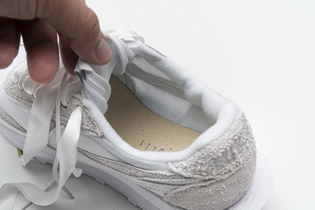 BV0073-101 Nike LD Waffle Sacai White Nylon