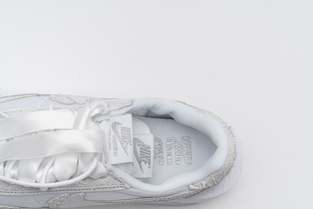 BV0073-101 Nike LD Waffle Sacai White Nylon