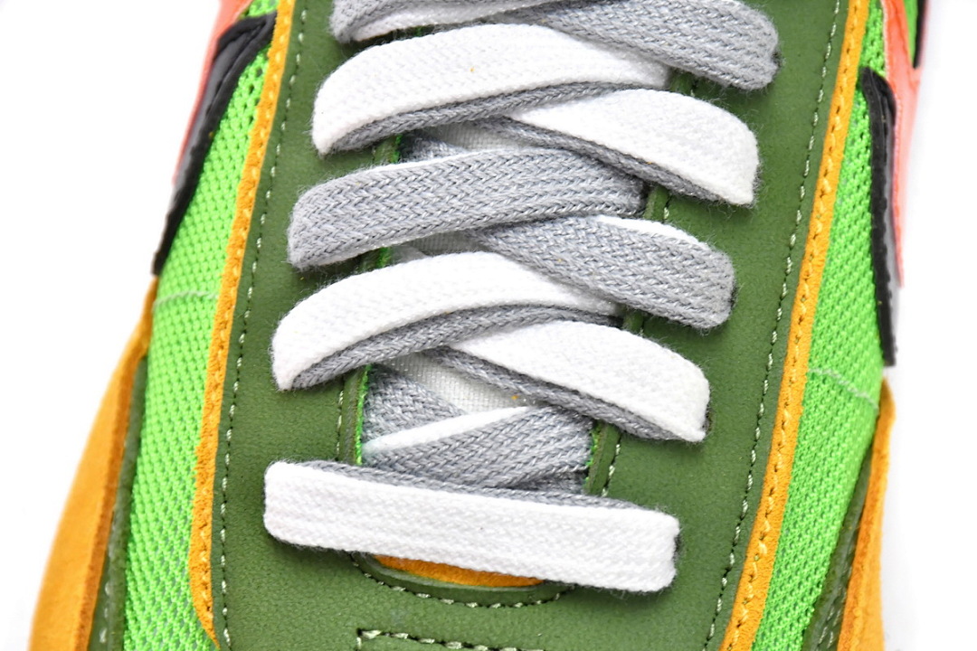 BV0073-300 Sacai x Nike LDV Waffle Green Gusto