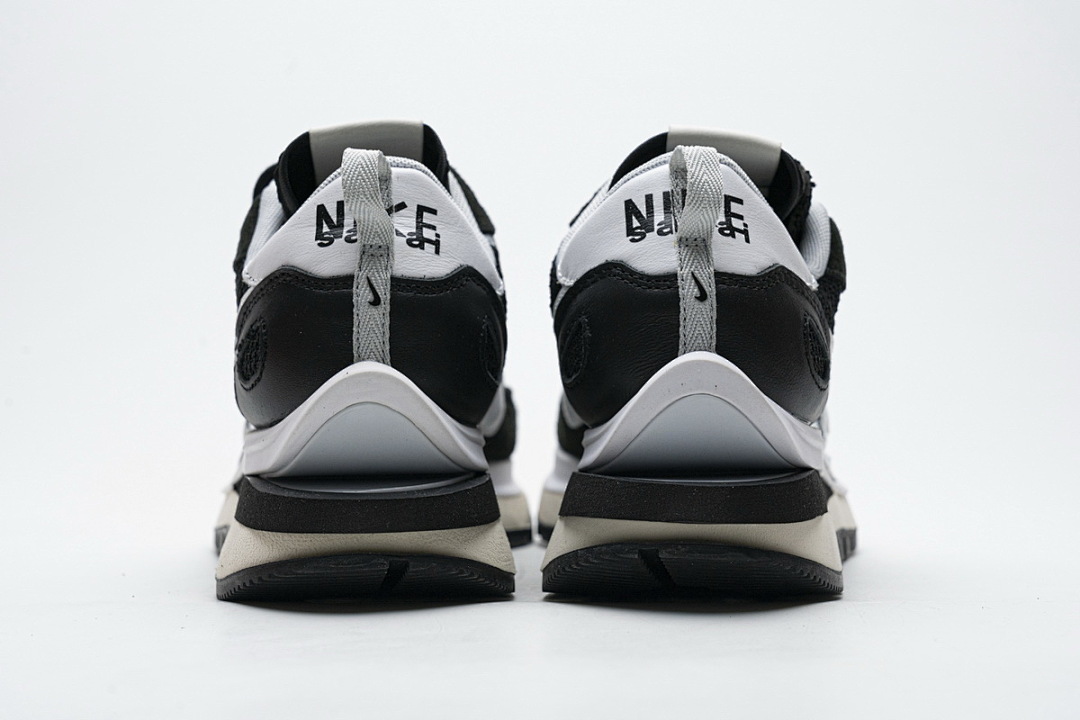 CI9928-001 Sacai x Nike Pegasua Vaporfly Black White
