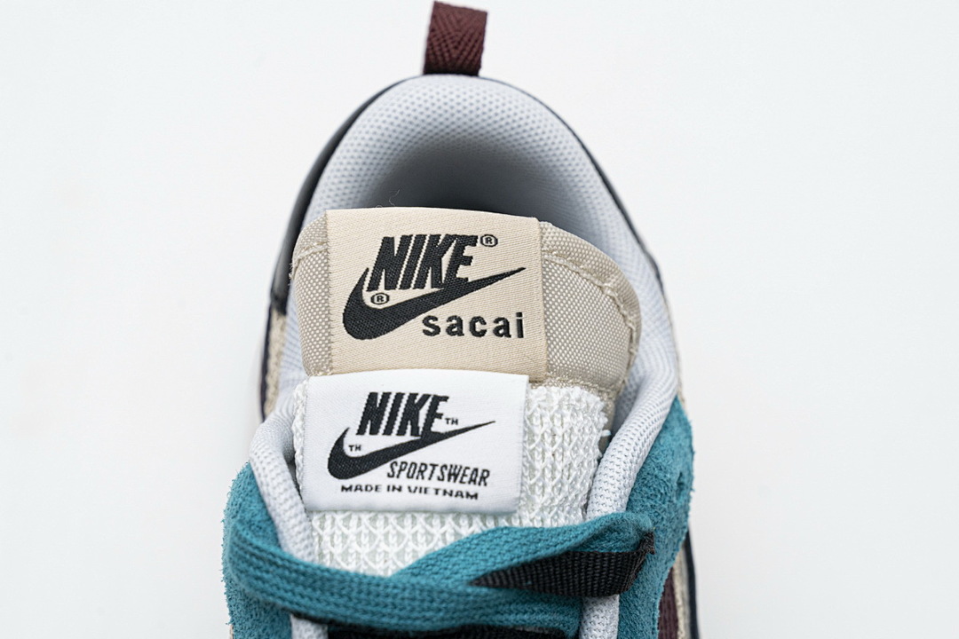 CI9928-301 Sacai x Nike Pegasua Vaporfly String Black Villain Red