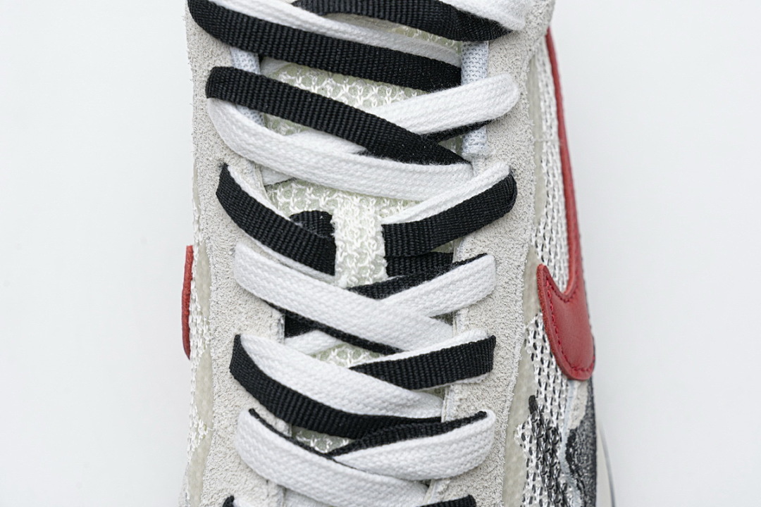 CV1363-100 Sacai x Nike Pegasua Vaporfly Villain Grey Blue Red