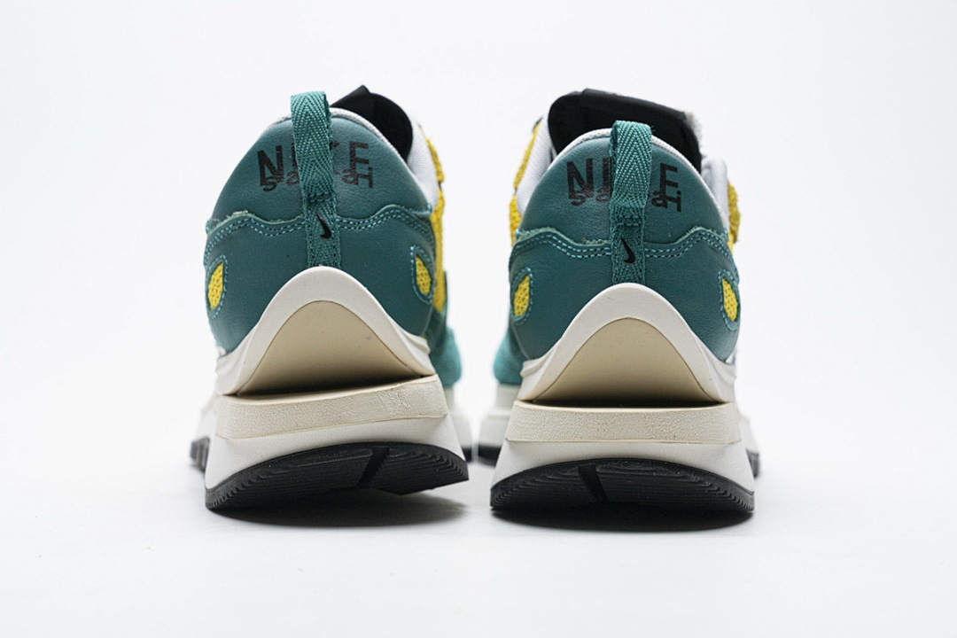 CV1363-700 Sacai x Nike Pegasua Vaporfly Yellow Green