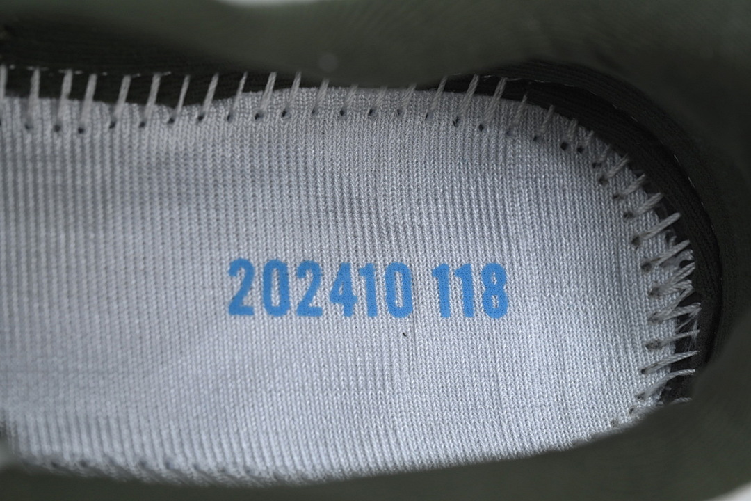 D1GH240110 Mizuno Astro Plus