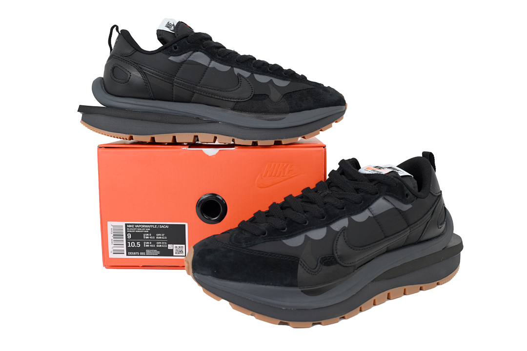 DD1875-001 Sacai x Nike VaporWaffle Black and Gum