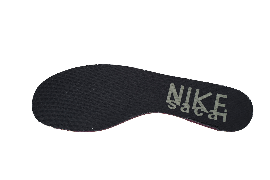 DD1875-001 Sacai x Nike VaporWaffle Black and Gum