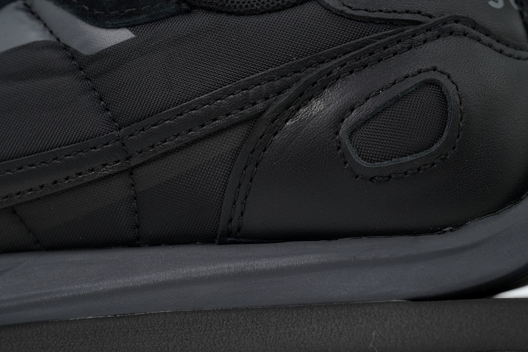 DD1875-001 Sacai x Nike VaporWaffle Black and Gum