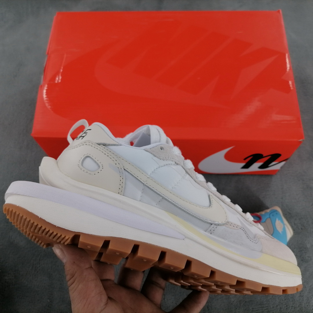 DD1875-100 Sacai x Nike VaporWaffle White