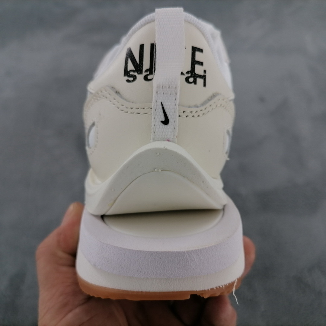 DD1875-100 Sacai x Nike VaporWaffle White