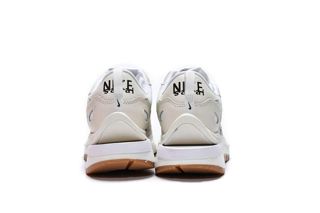 DD1875-100 Sacai x Nike VaporWaffle White