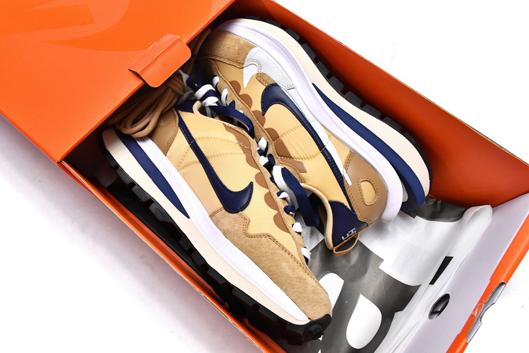 DD1875-200 Sacai x Nike VaporWaffle Sesame and Blue Void