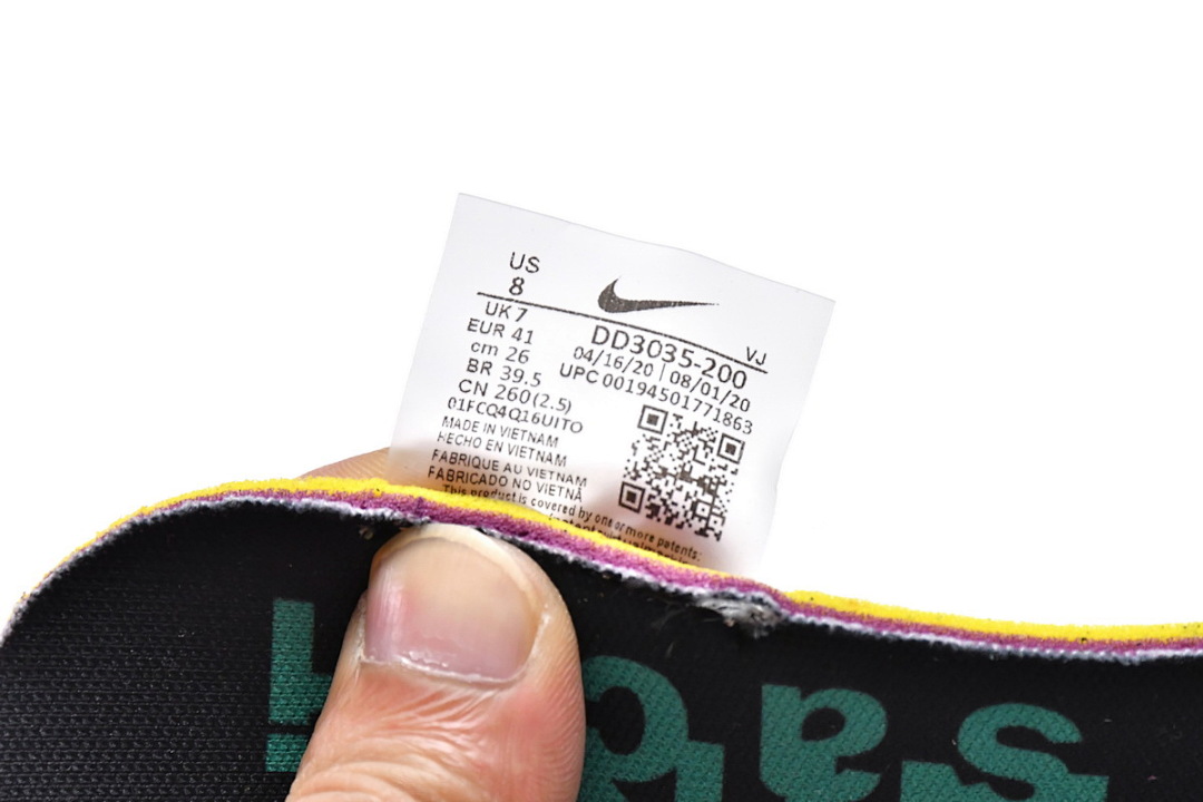 DD3035-200 Sacai x Nike Pegasua Vaporfly String Black Villain Red