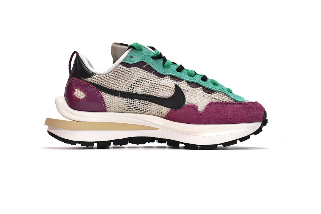 DD3035-200 Sacai x Nike Pegasua Vaporfly String Black Villain Red