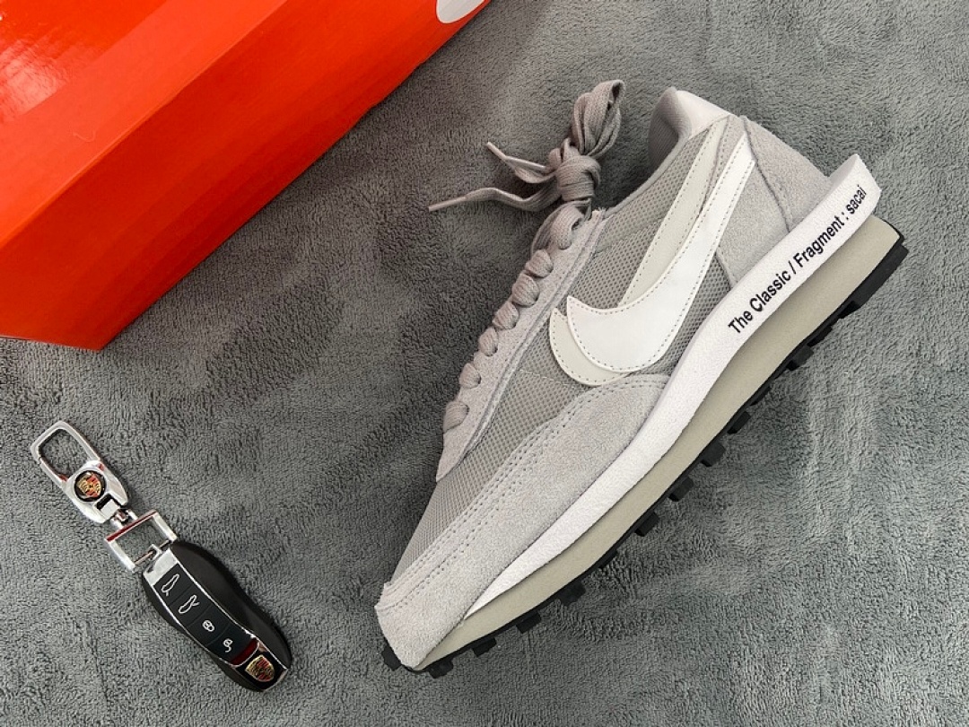 DH2684-001 Fragment Design x sacai x Nike LDWaffle Light Smoke Gre