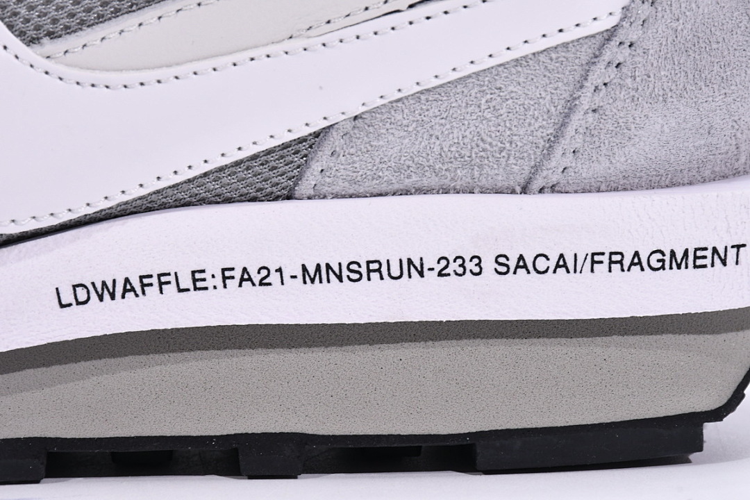 DH2684-001 Fragment Design x sacai x Nike LDWaffle Light Smoke Gre