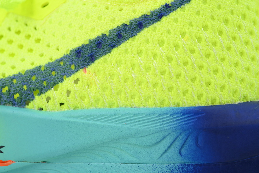 DV4129-700 ZoomX VaporFly Next