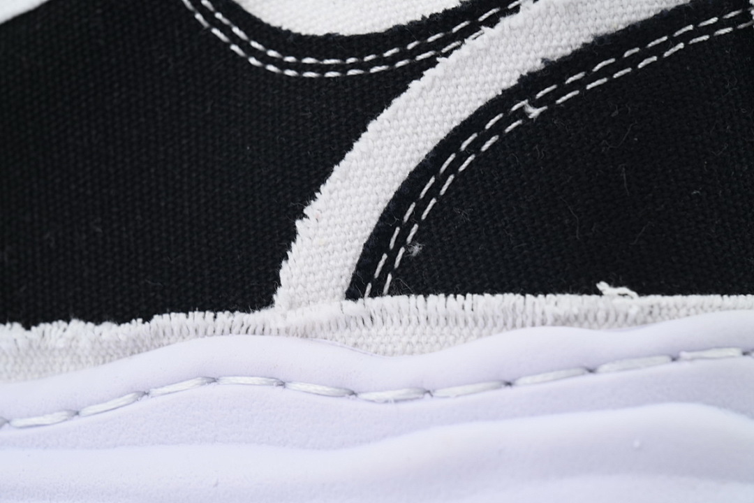 MIHARA YASUHIRO Black And White Cloth