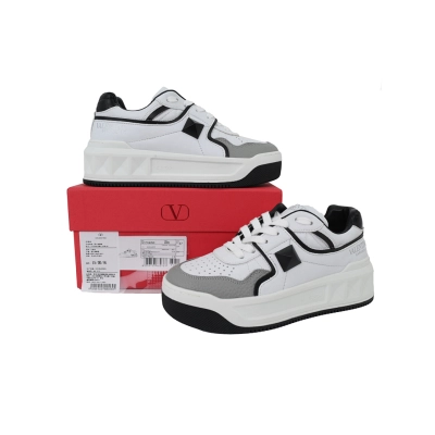 Valentino 02