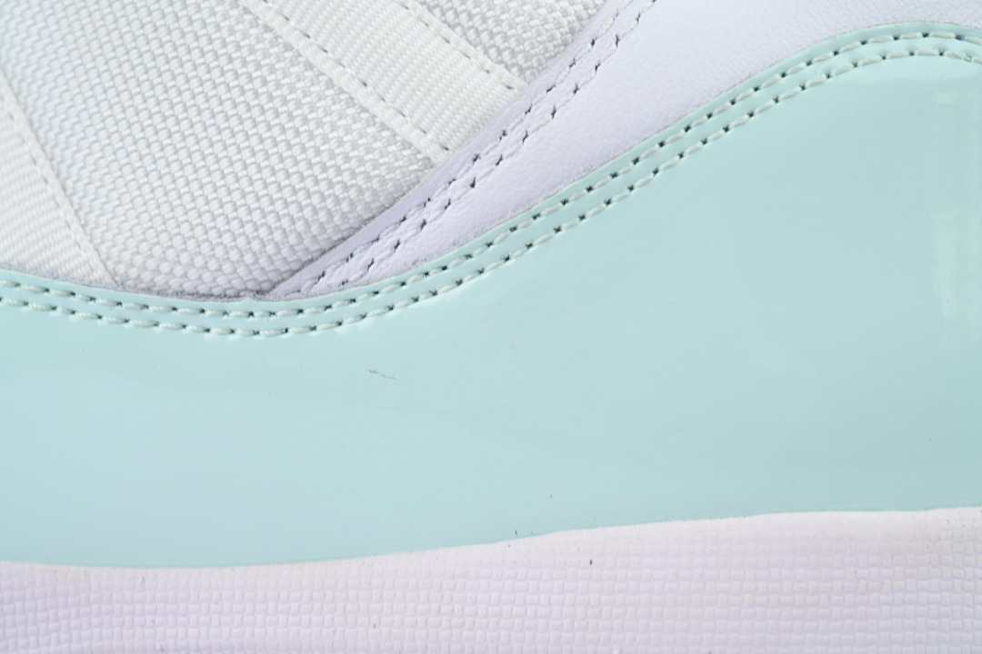 Air Jordan 11 Retro Low  AH7860-103 