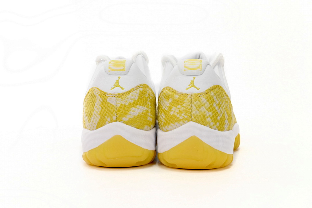  Air Jordan 11 Low WMNS AH7860-107
